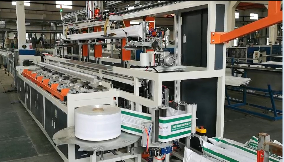 PPR管(guan)編織袋線縫(féng)包裝機XBⅡ-20-32